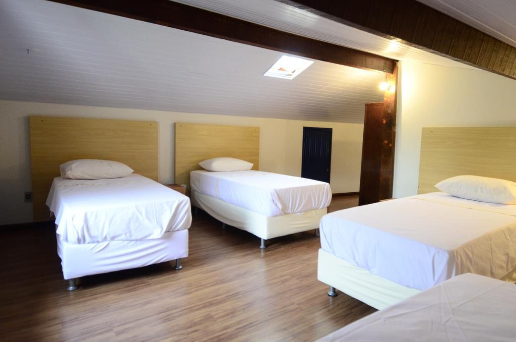 Casa De Hospedagem Dlourdes โอว์โรเปรโต ภายนอก รูปภาพ